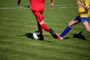 开云体育在线入口-LPL多个队伍重组计划曝光转会期极度混乱，lpl战队转会期